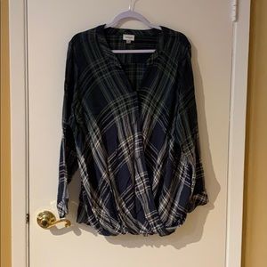 Avenue women’s plaid cris cross blouse